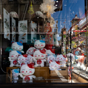 Chinatown Shop Window, Maneki Neko